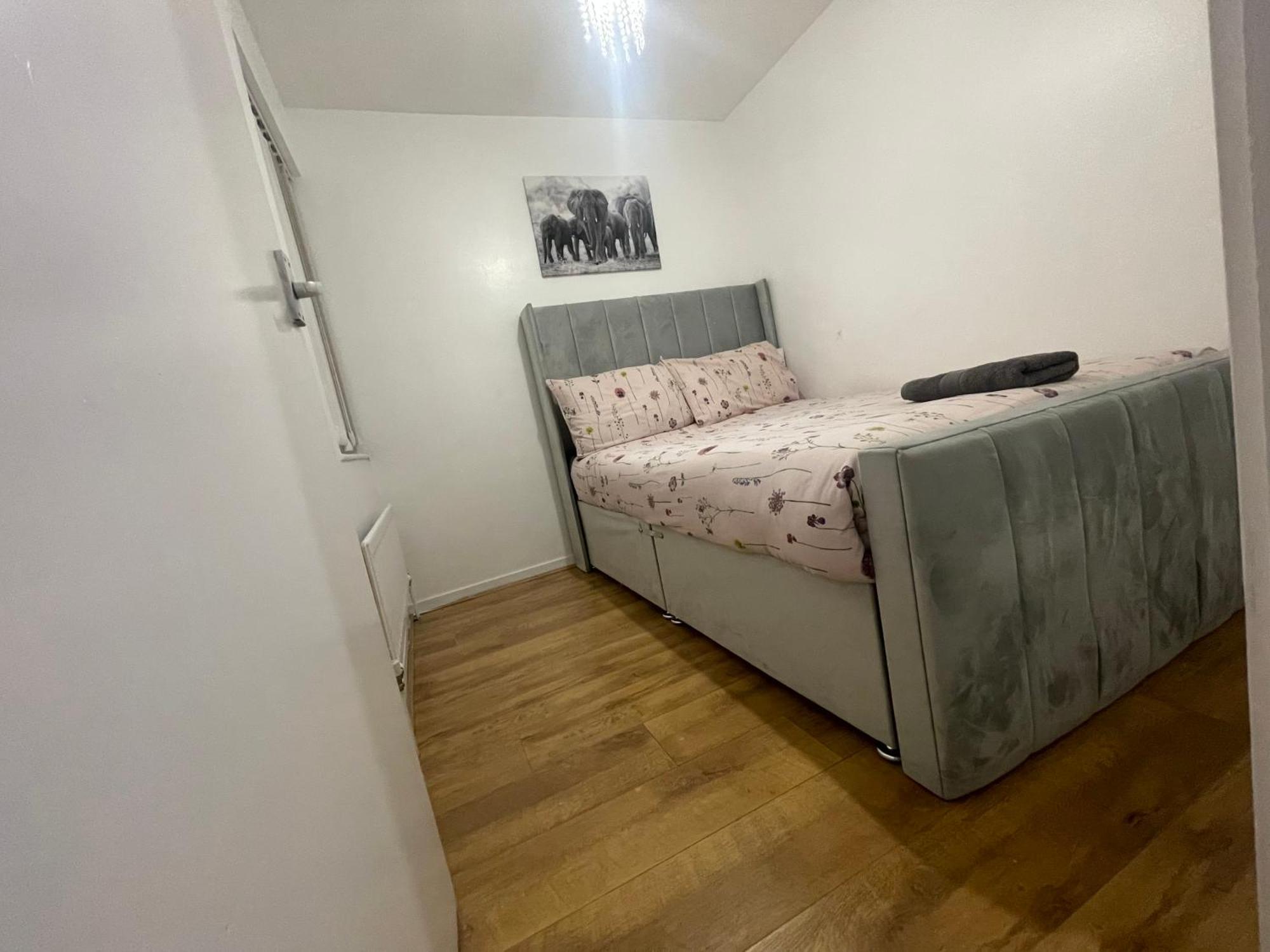 New! 4 Bedroom London House With Garden And Lawn 외부 사진
